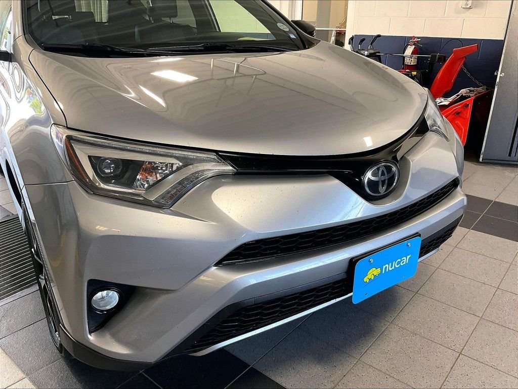 Used 2018 Silver Toyota SE image 32