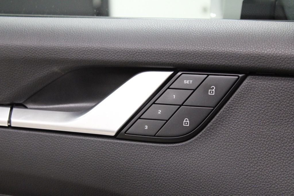 Used 2024  Porsche Carrera 4S image 19