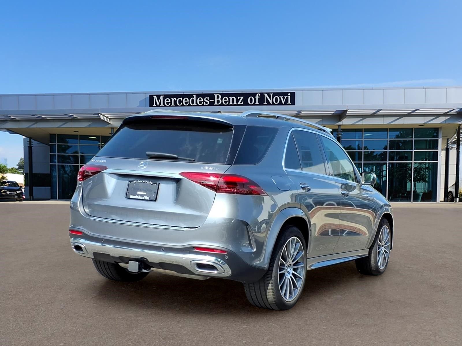 Certified Used 2025  Mercedes-Benz GLE 350 image 5