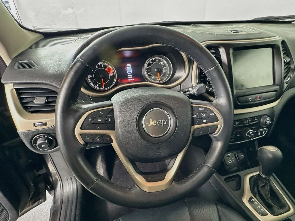 Used 2016 Gray Jeep Limited image 12