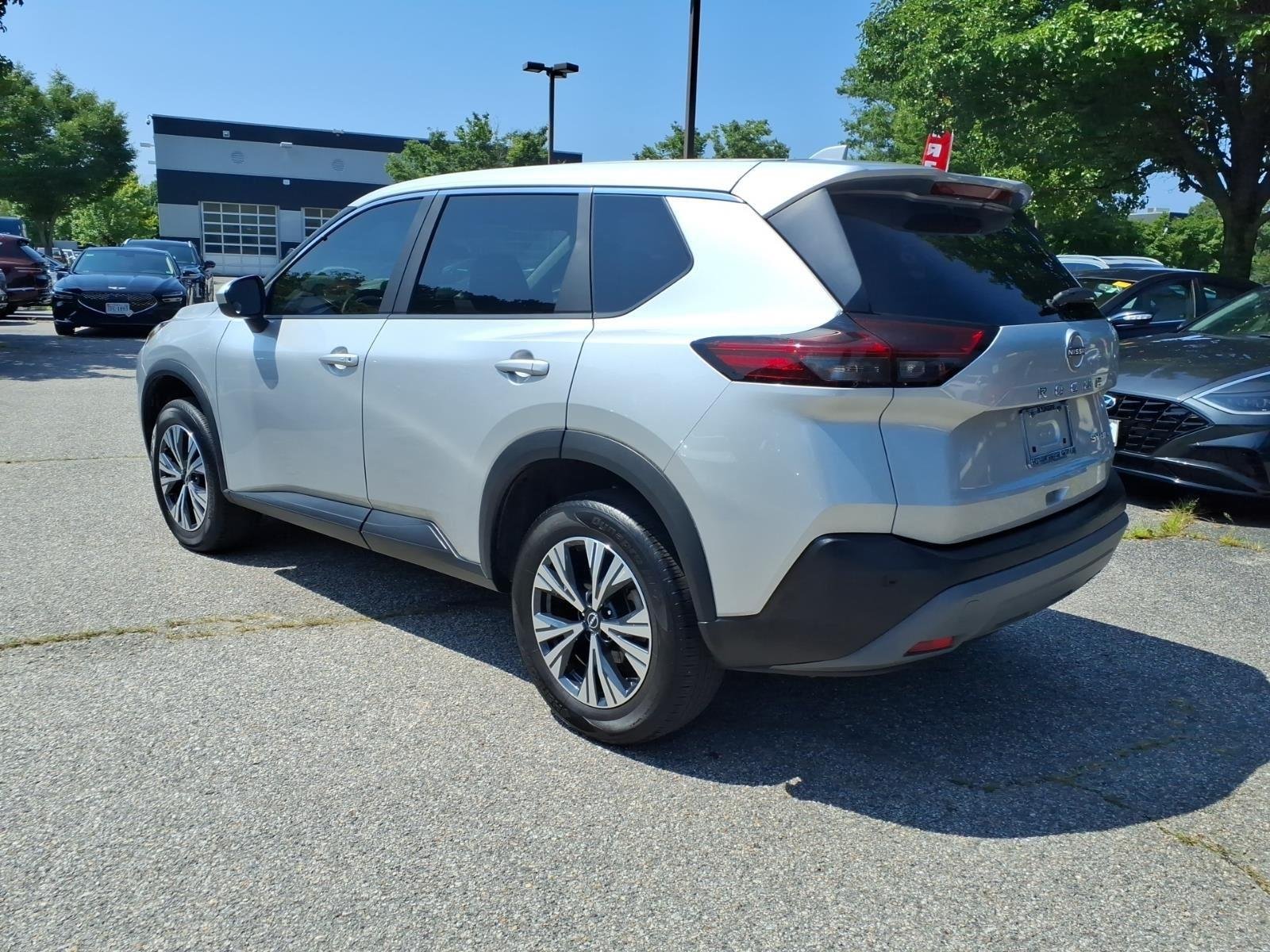 Used 2023  NISSAN SV image 8