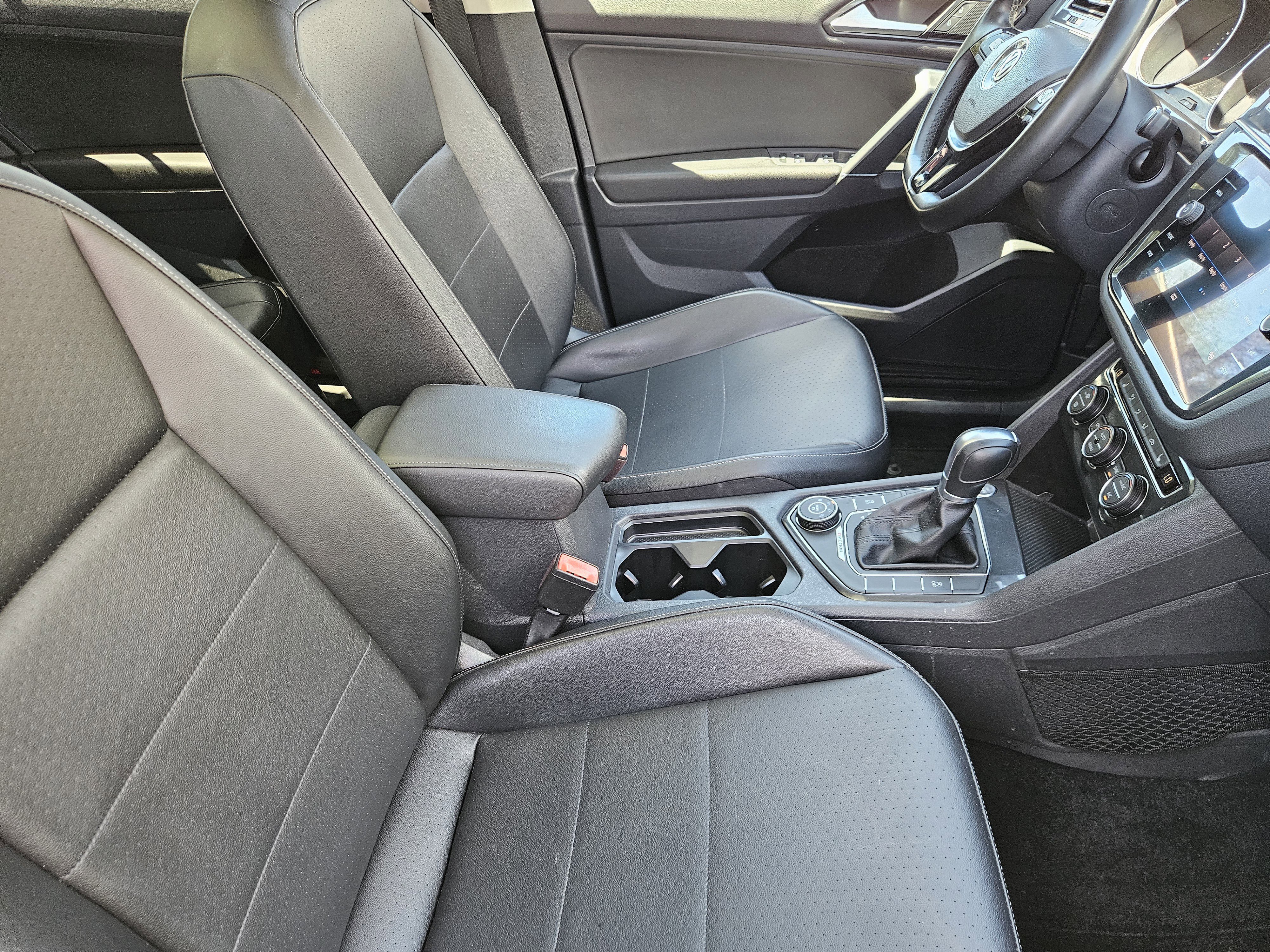 Used 2018 GRAY Volkswagen 2.0T SE 4Motion image 15