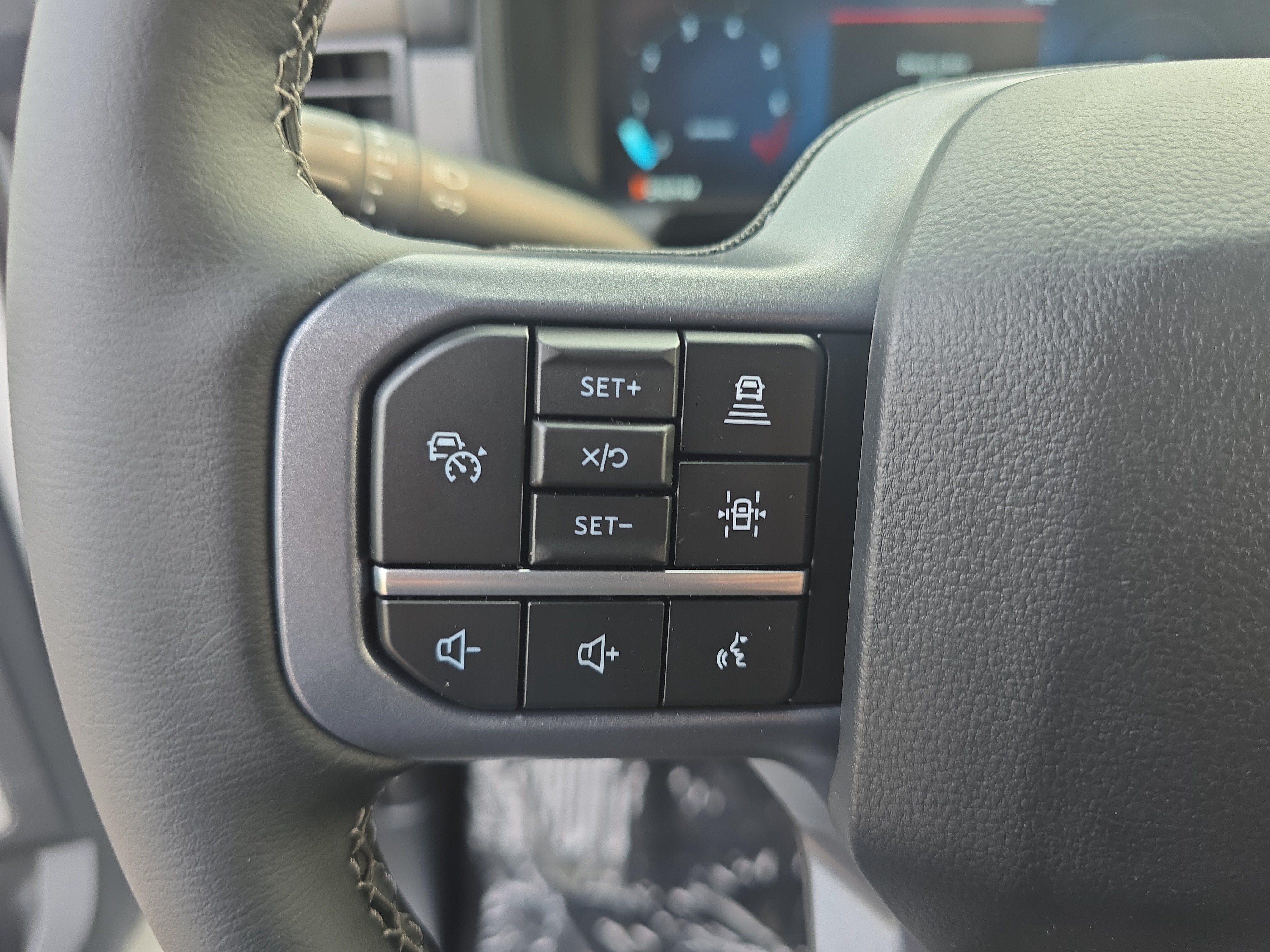 New 2026 Oxford White Ford Lariat® image 17