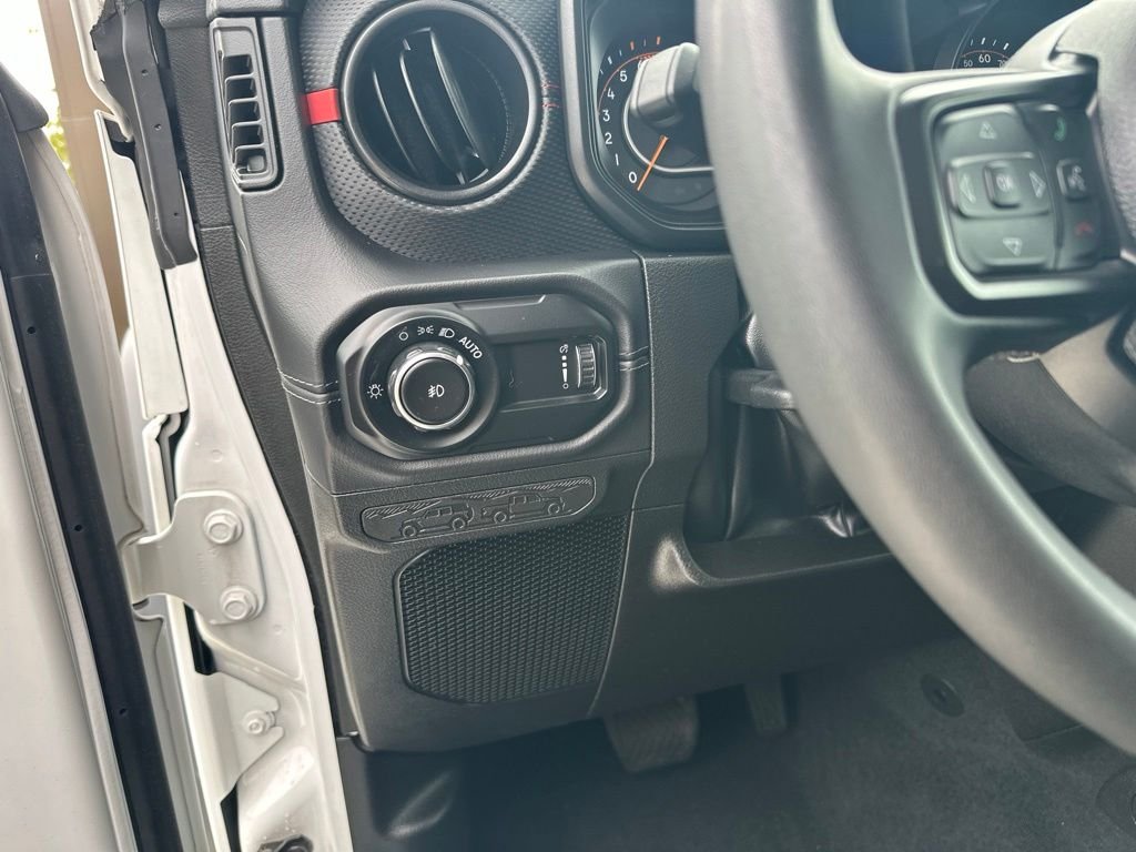 Used 2025 White Jeep Rubicon image 11