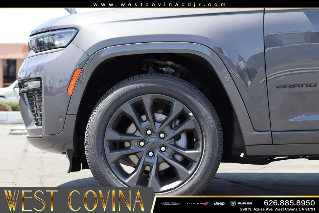 New 2026 Baltic Gray Metallic Clear-Coat Exterior Paint Jeep Limited Reserve image 10