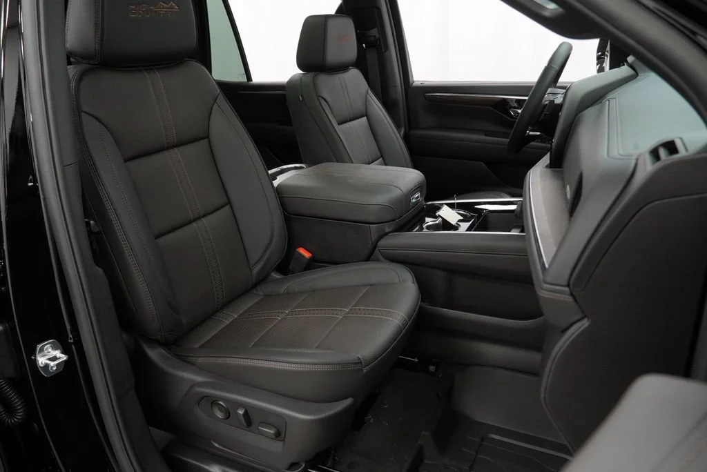 New 2026 Black Chevrolet High Country image 32