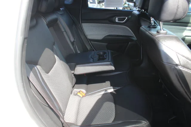 Used 2024 White Jeep Latitude image 30