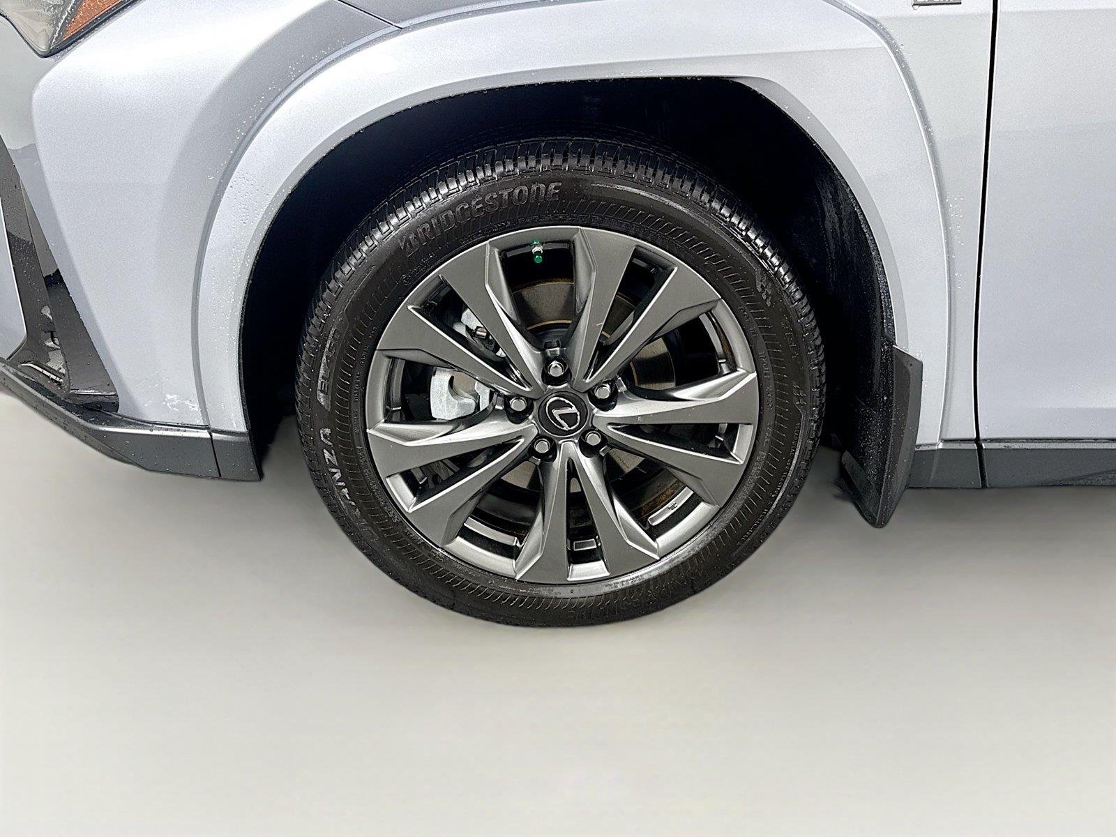 Used 2024 Iridium w/ Obsidian Roof Lexus UX 250h F SPORT Handling image 48