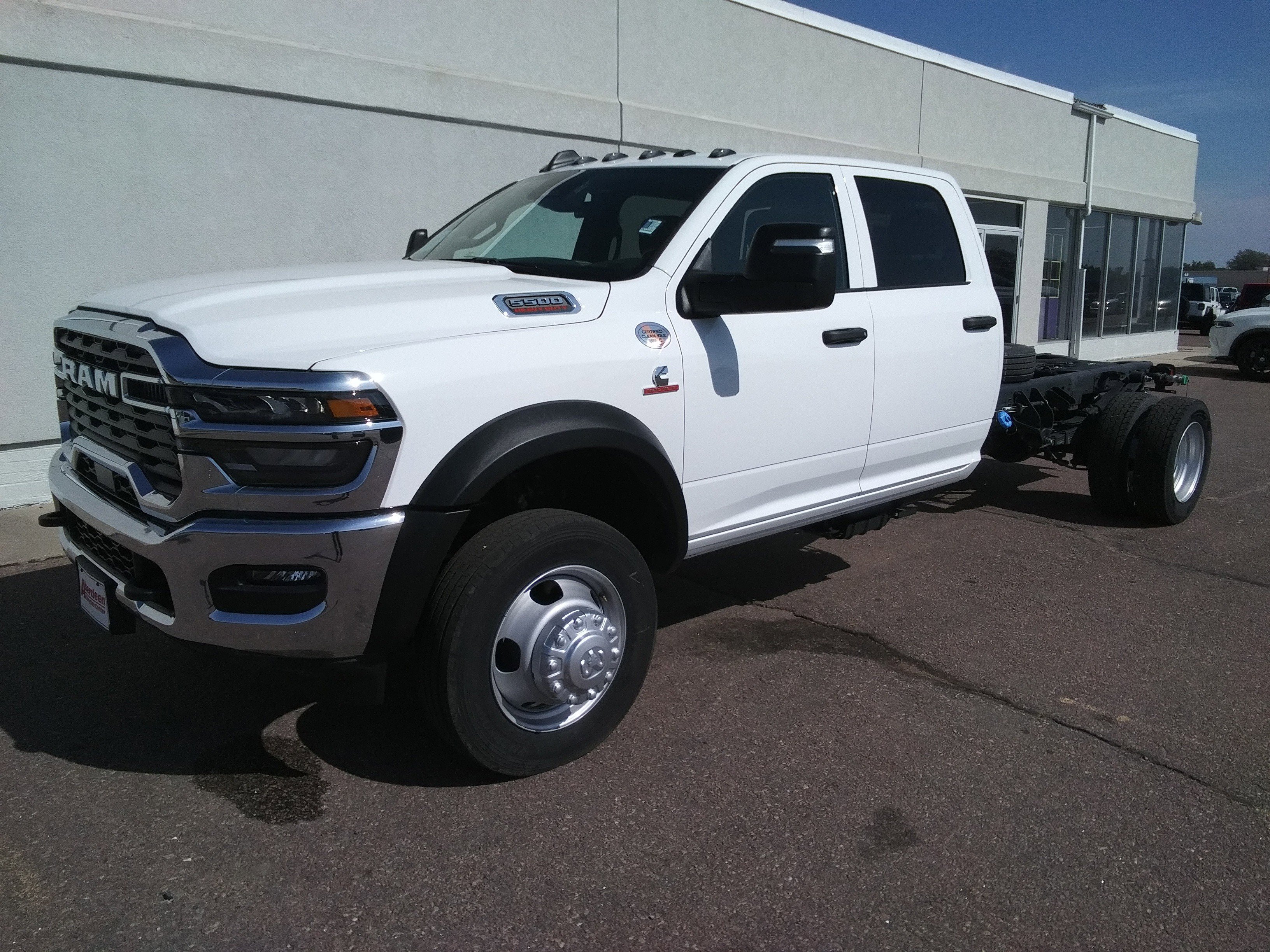 New 2026 Bright White Clear-Coat Exterior Paint RAM Tradesman image 2