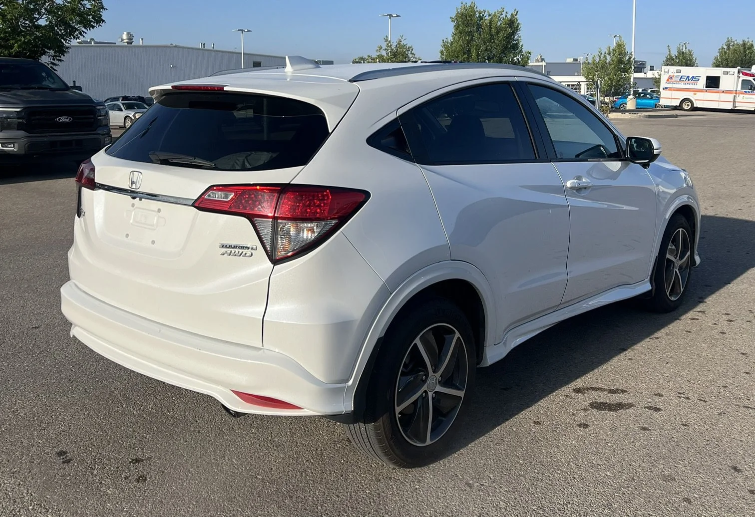 Used 2020 WHITE Honda TOURING AWD image 5
