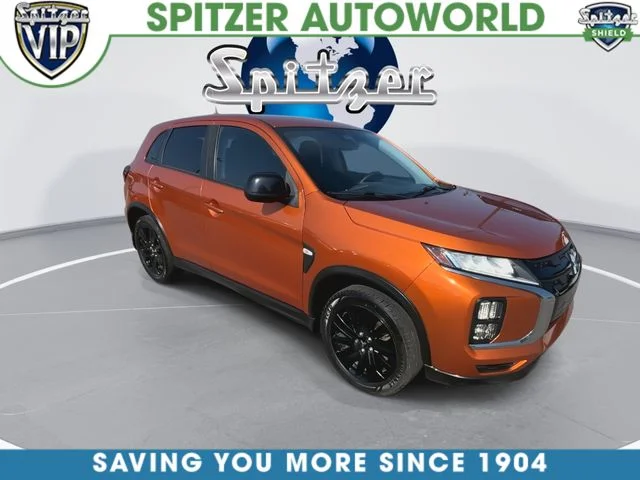Used 2022  Mitsubishi  image 2