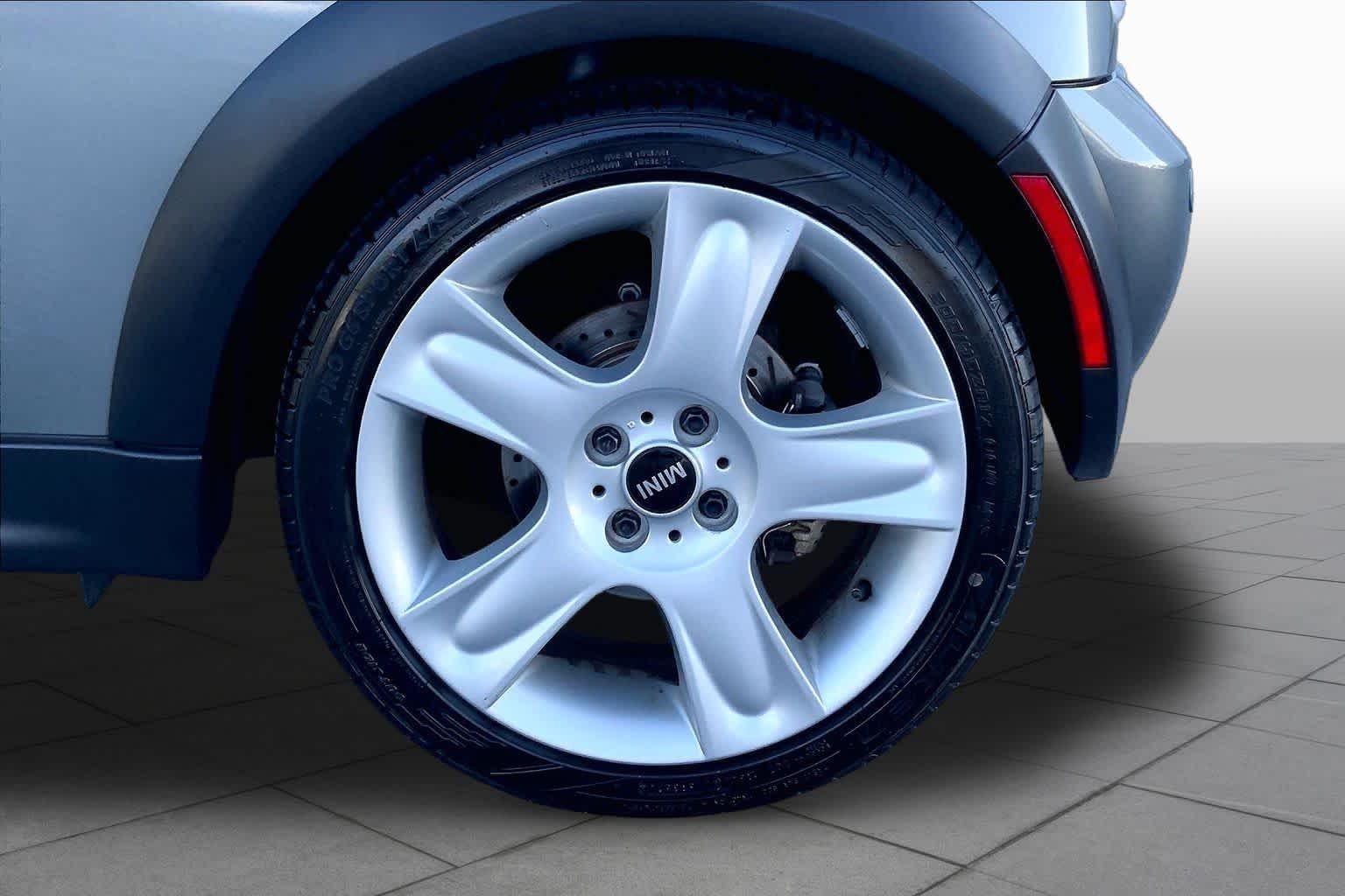 Used 2005 Dark Silver Metallic MINI S image 9