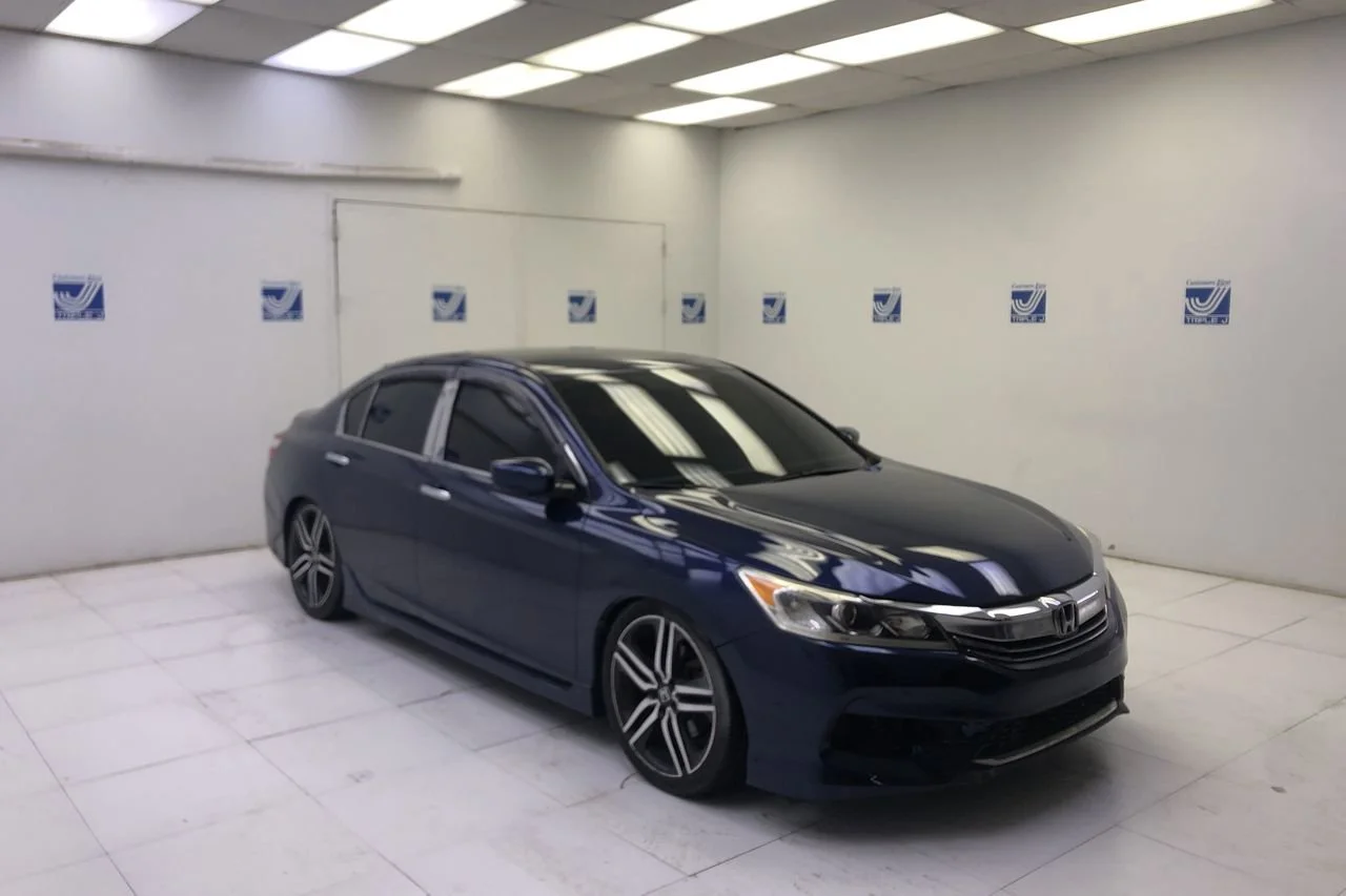 Used 2017 Obsidian Blue Pearl Honda Sport image 9