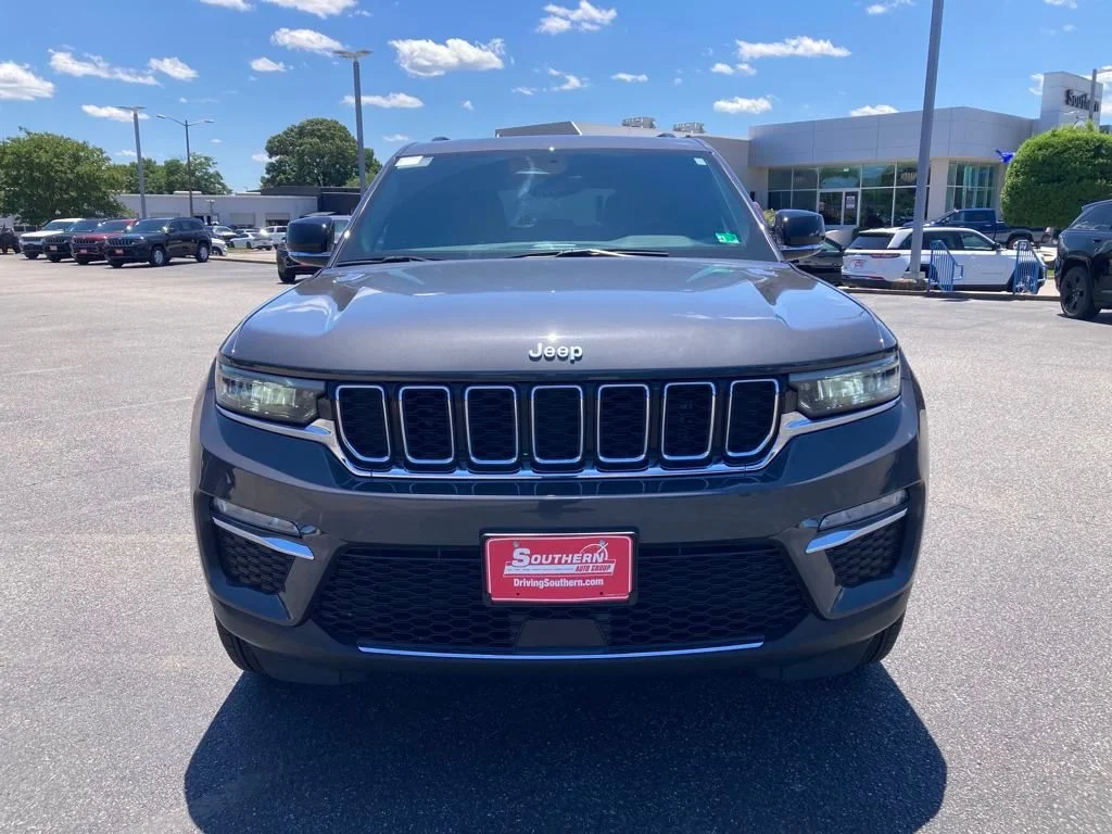 New 2024 Baltic Gray Metallic Clearcoat Jeep 4xe image 9