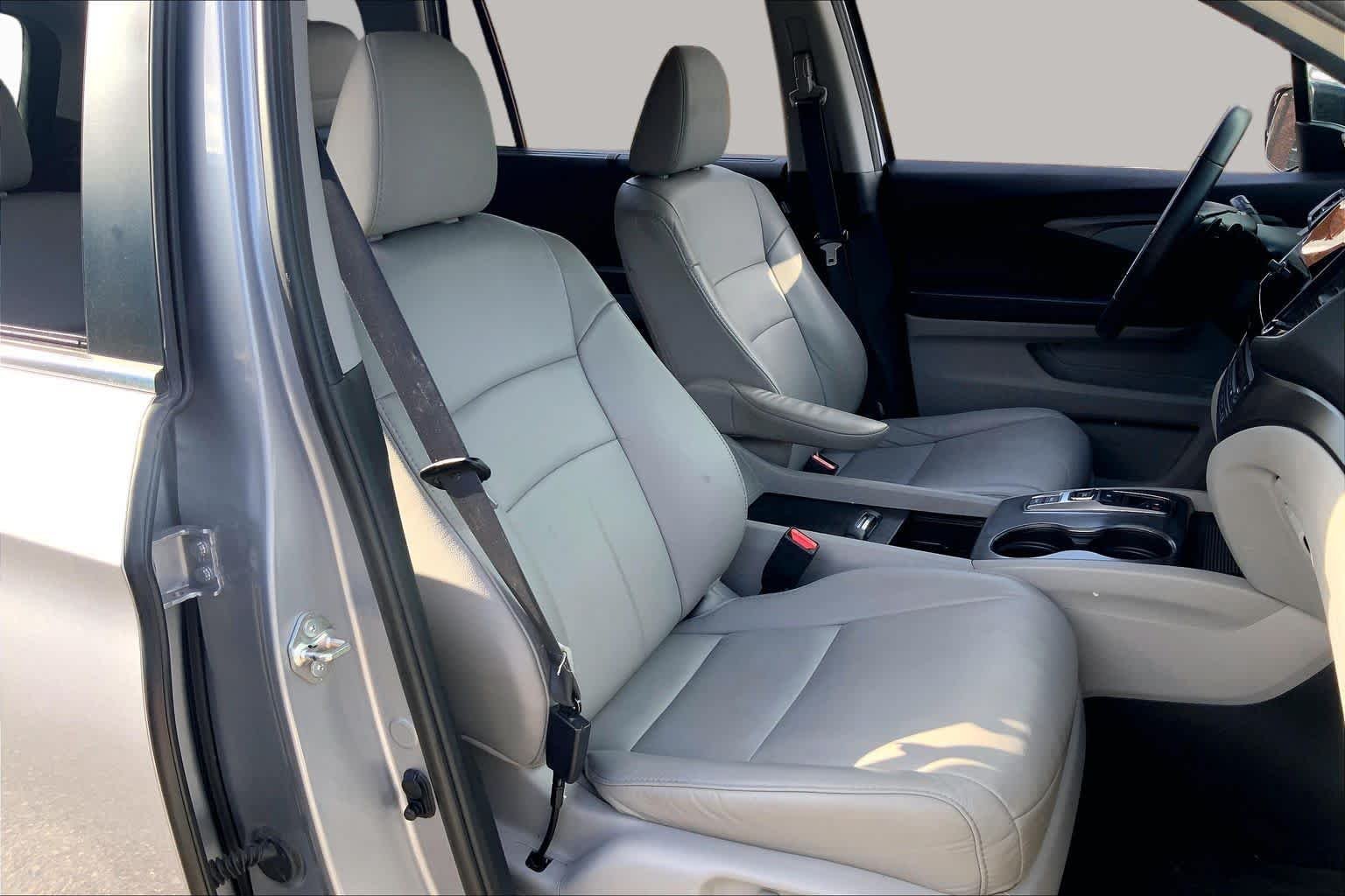 Used 2021 Lunar Silver Metallic Honda Special Edition image 9