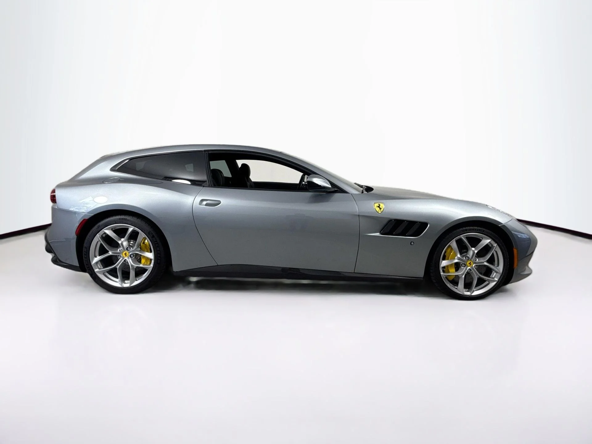 2019 Ferrari GTC4Lusso Base - Photo 8