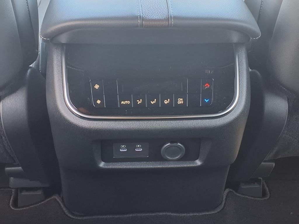 2025 Nissan Armada SL - Photo 21