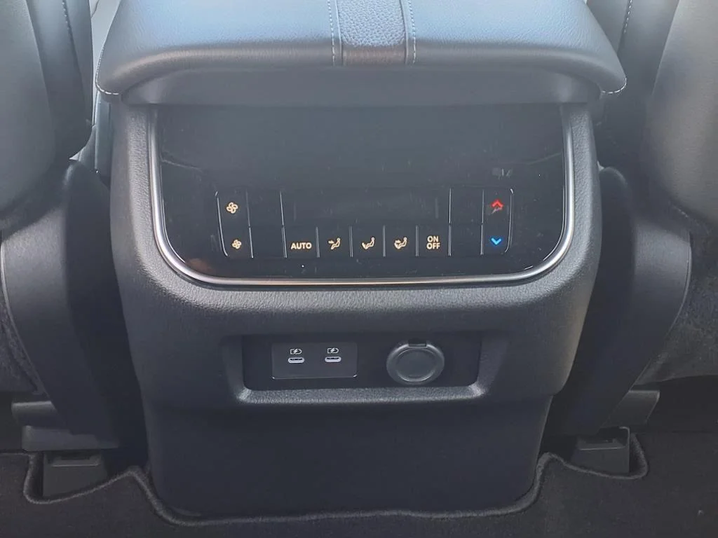 2025 Nissan Armada SL - Photo 21