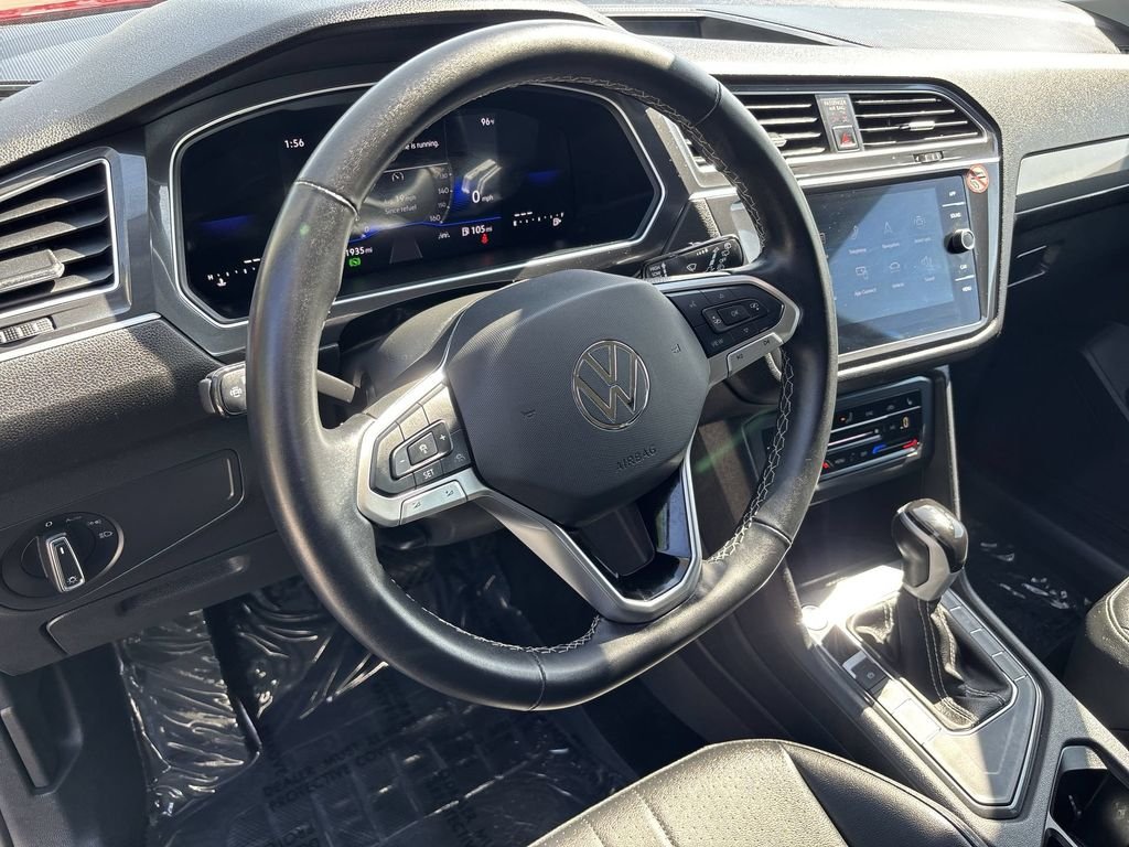 Used 2024  Volkswagen 2.0T SE image 11