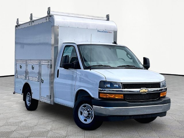 2025 Chevrolet Express Cutaway 3500 1WT