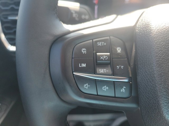 New 2026 Oxford White Ford XLT image 14