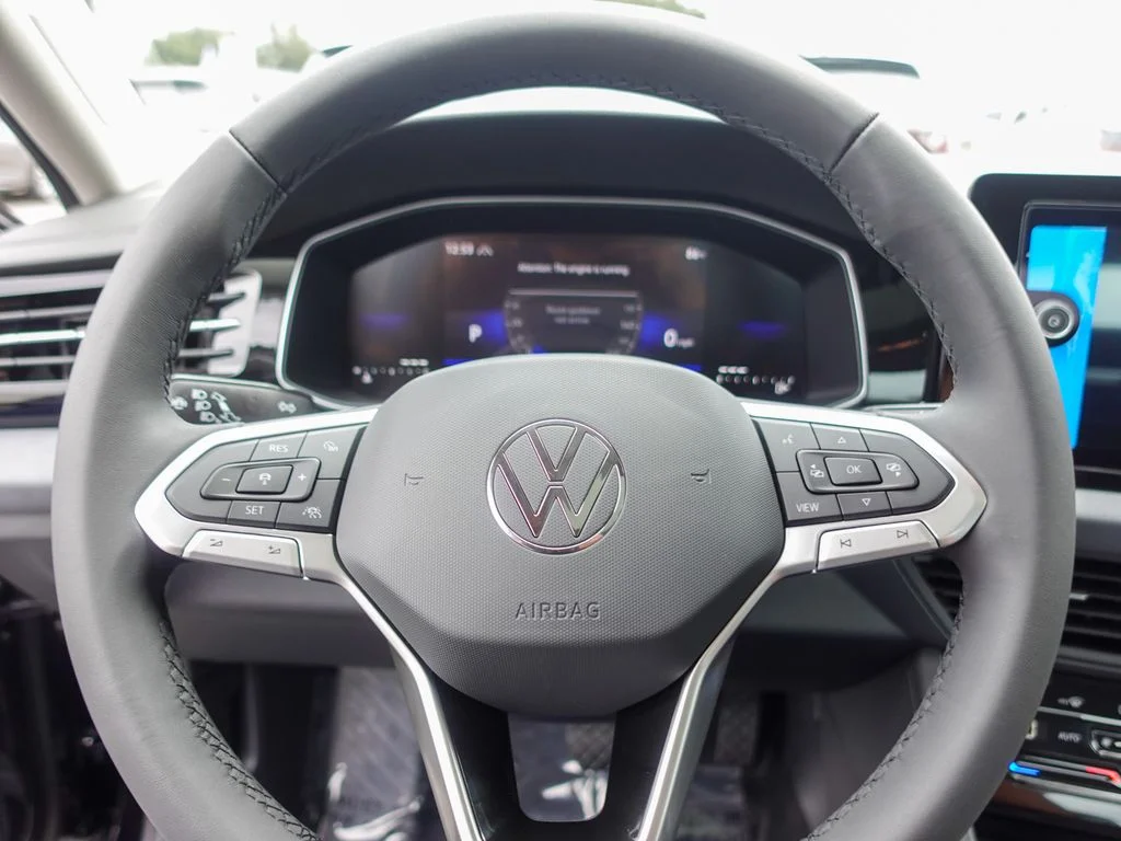 New 2026 Deep Black Pearl Volkswagen 1.5T SE image 12