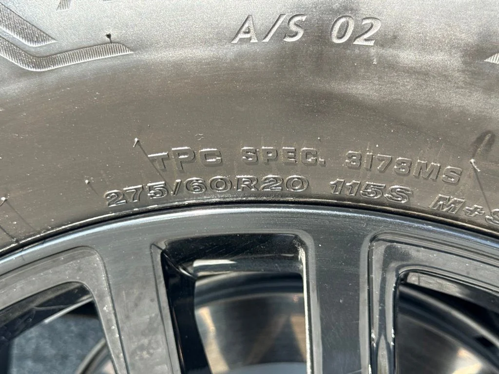 Used 2025 Silver GMC Elevation image 20
