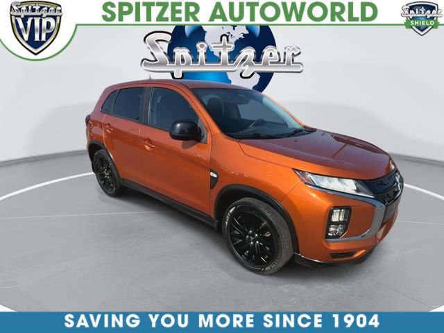Used 2022  Mitsubishi  image 2
