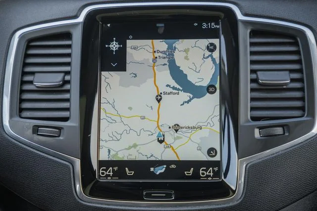 Used 2020 717 Onyx Black metallic Volvo Momentum image 23