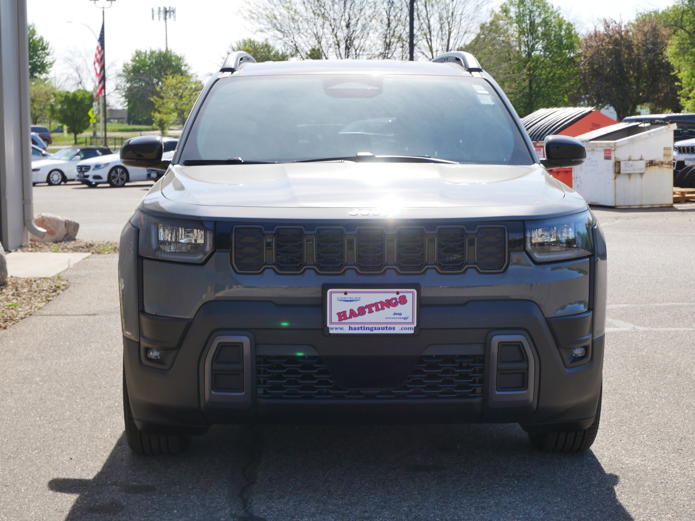 New 2026 Sting-Gray Clear-Coat Exterior Paint Jeep Limited image 6