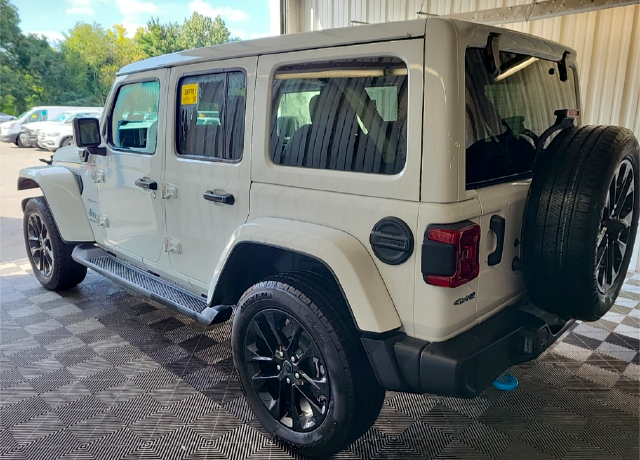 Used 2024 White Jeep Sahara 4xe image 8