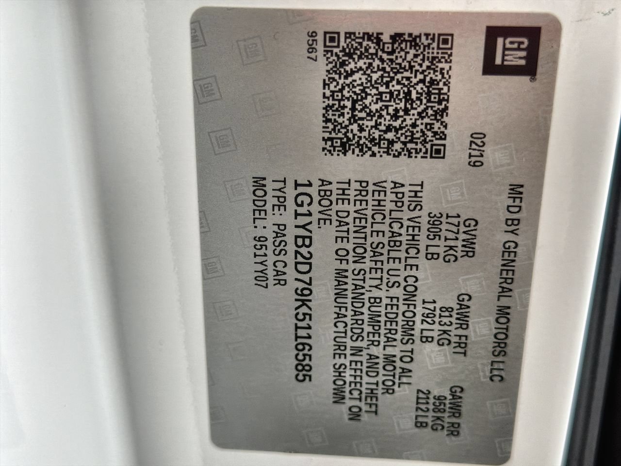 Used 2019 ARCTIC WHITE Chevrolet 1LT image 29