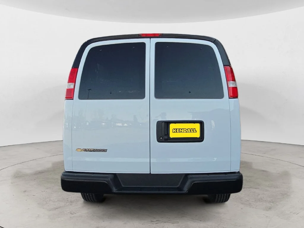 2023 Chevrolet Express Passenger LS - Photo 10