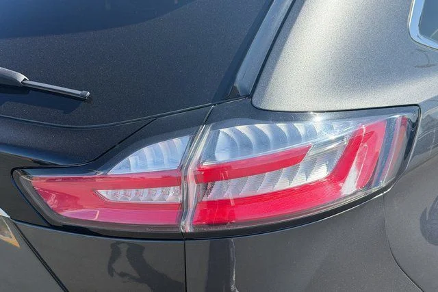 Used 2020 Gray Ford SEL image 5