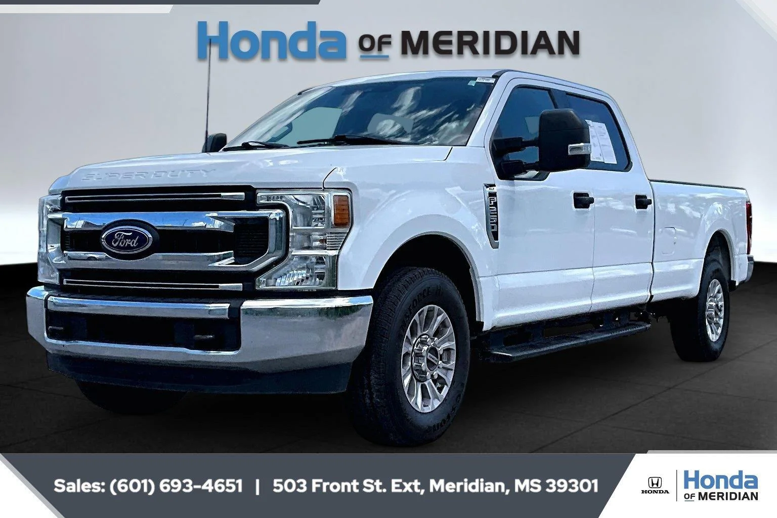 Used 2022 Oxford White Ford XLT image 9