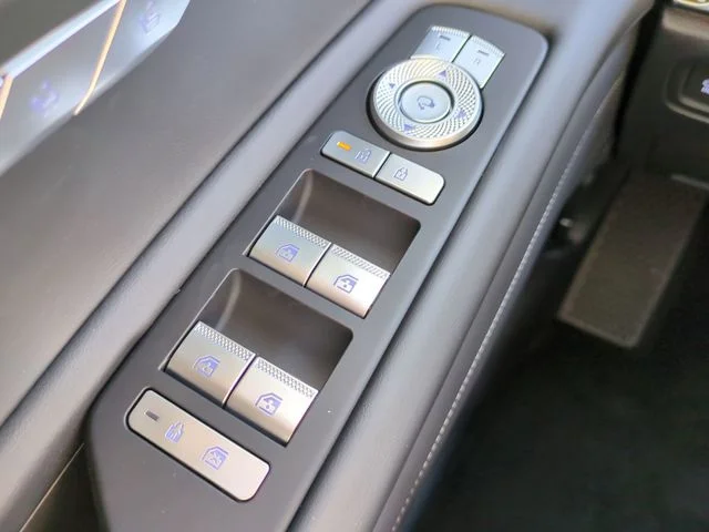 Used 2025 Silver Genesis 3.5T Advanced image 22