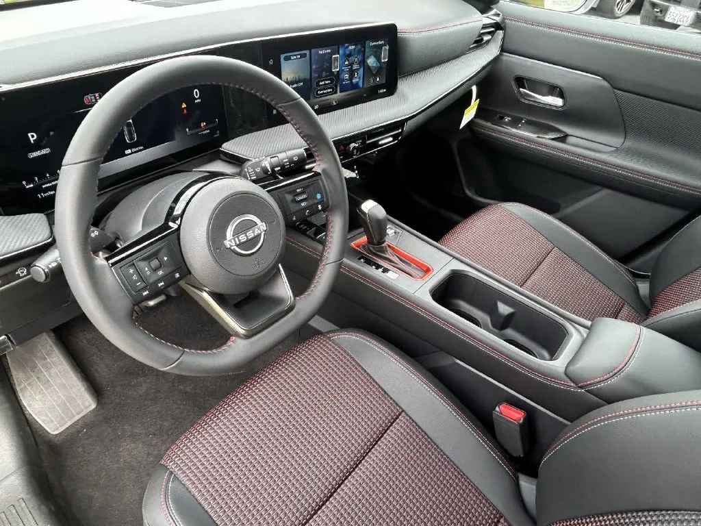 New 2026 Yuzu Yellow Metallic / Super Black Two-tone Nissan SR image 13