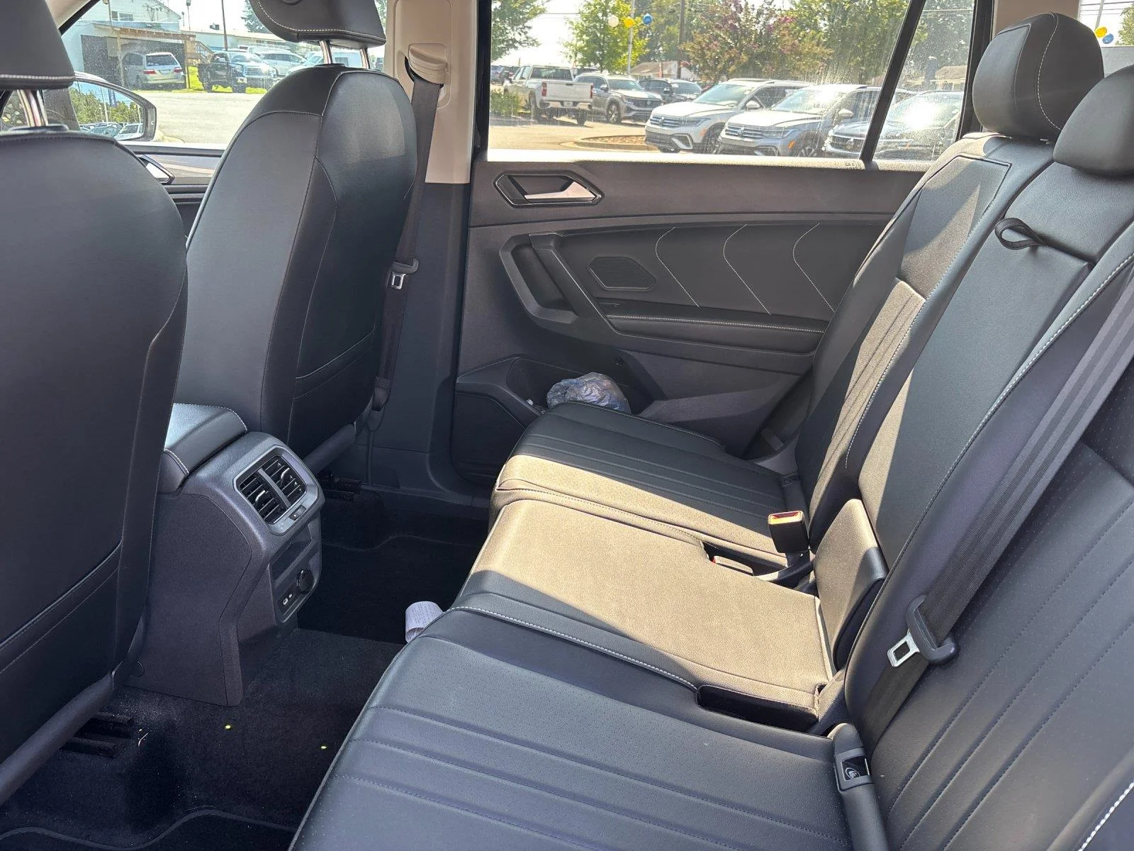 Certified Used 2023  VOLKSWAGEN SE image 31