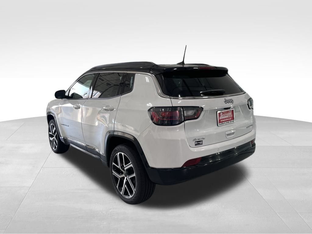 2025 Jeep Compass Limited photo 4