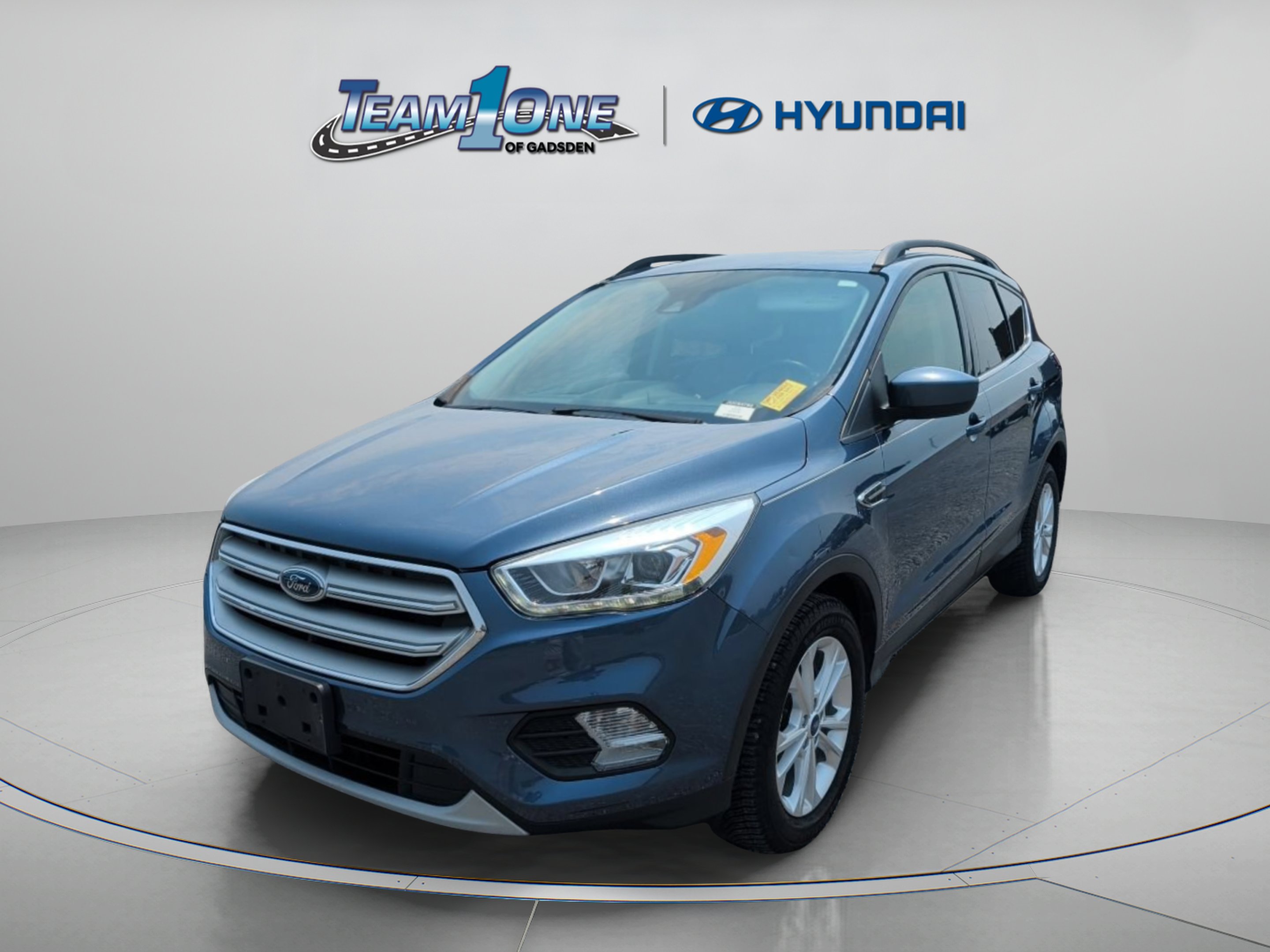 Used 2018 Blue Metallic Ford SEL image 4