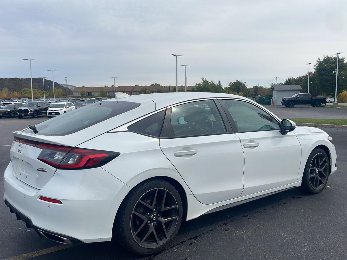Used 2022 Platinum White Pearl Honda Sport Touring image 11