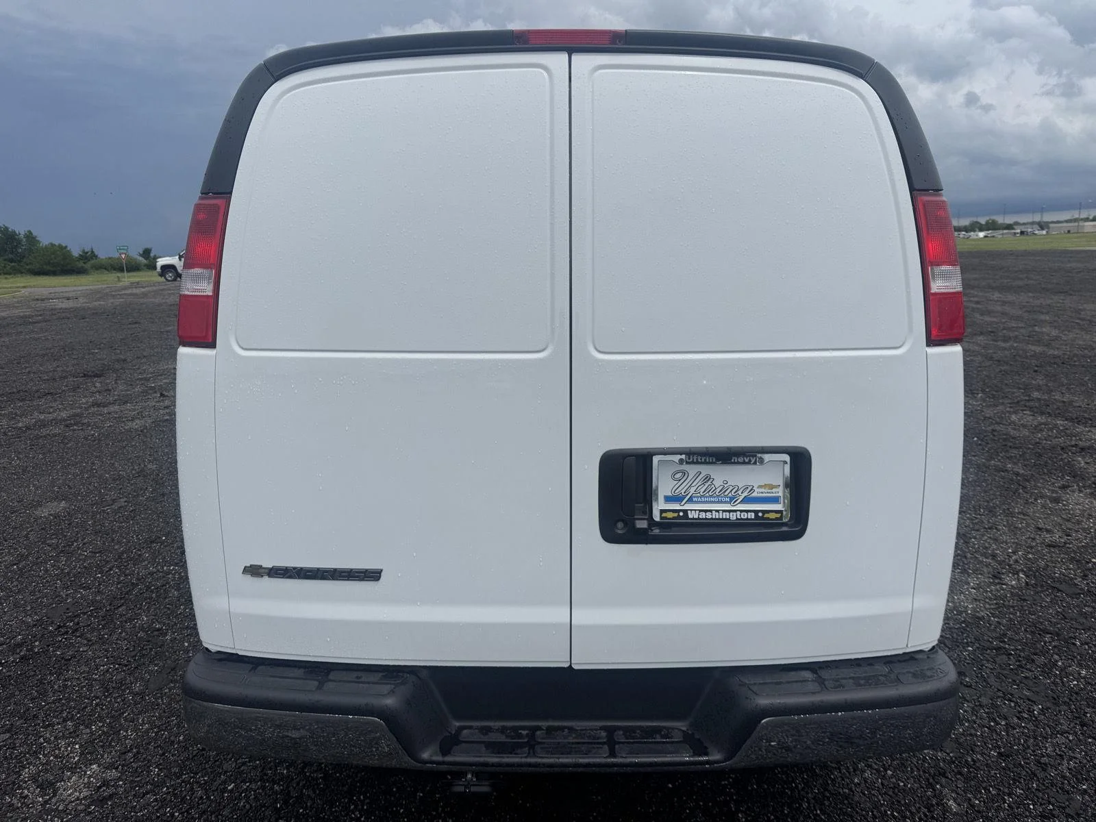 New 2026 Summit White Chevrolet WT image 2