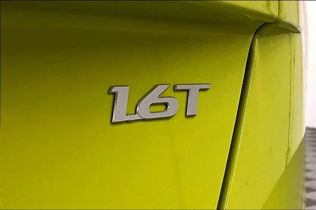 Used 2025 Neoteric Yellow Hyundai Limited image 9
