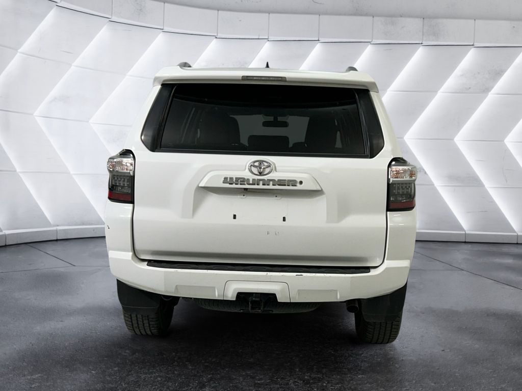 Used 2014 White Toyota SR5 image 5