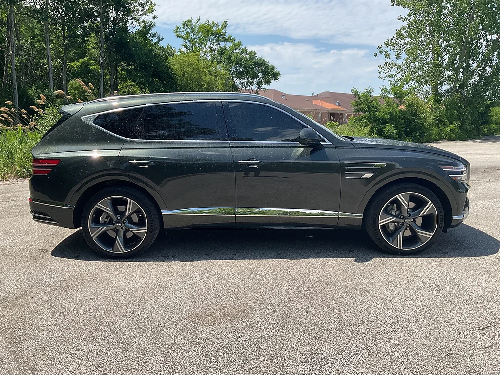 Used 2025 Storr Green Metallic Genesis 2.5T Prestige image 4