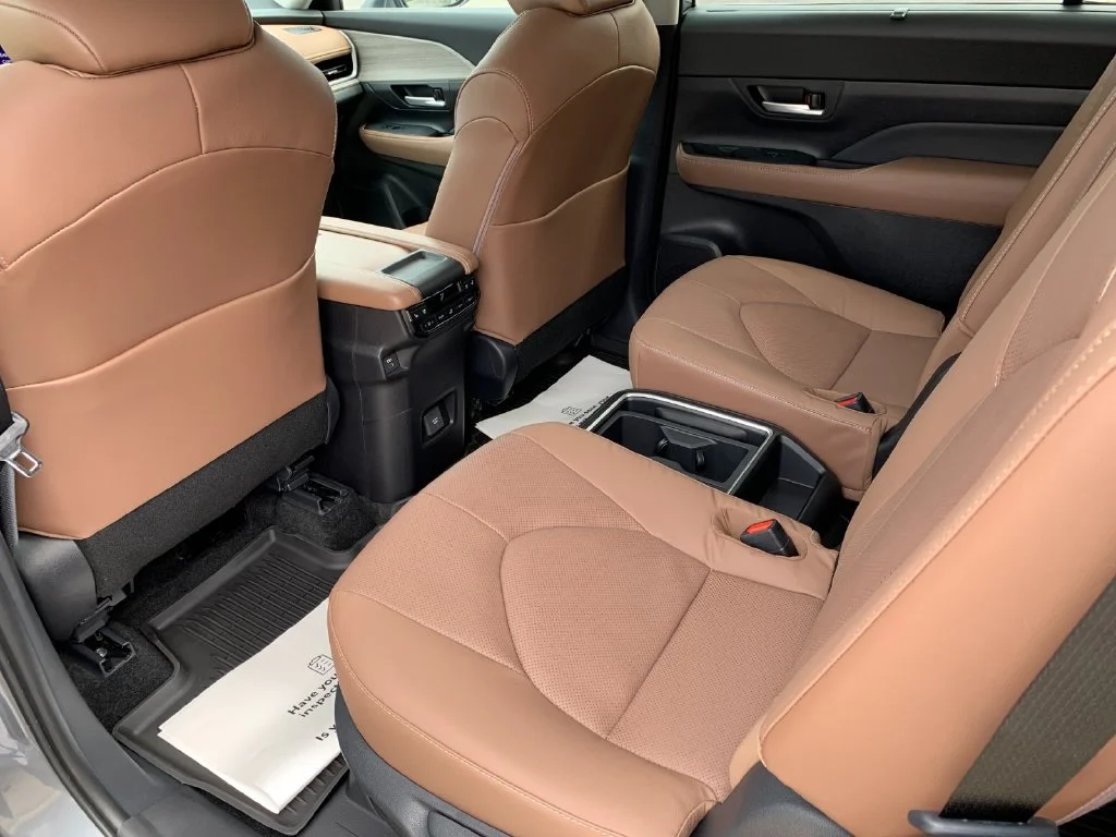 Used 2026  Toyota Platinum image 14