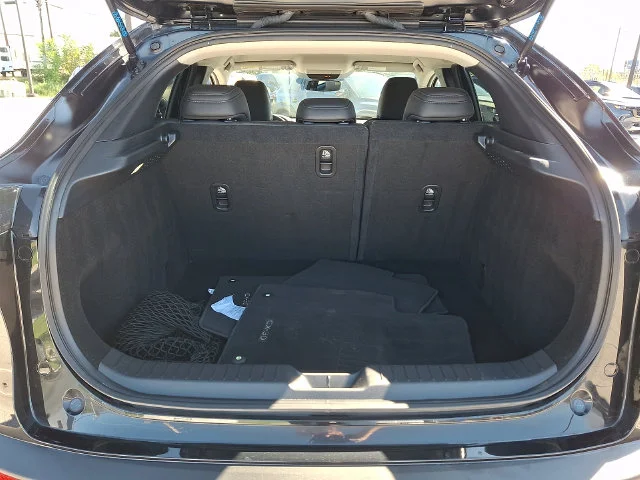 Used 2021 Black Mazda Select image 27