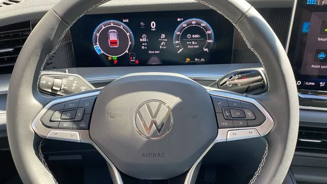 New 2026 Black Volkswagen 2.0T SE image 14