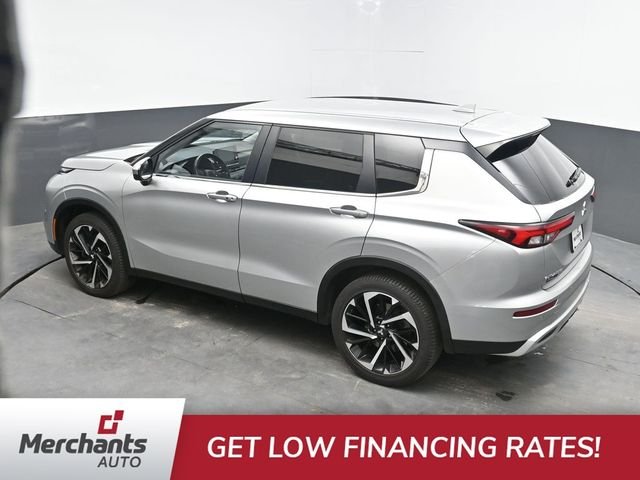 Used 2024 Silver Mitsubishi SE image 27