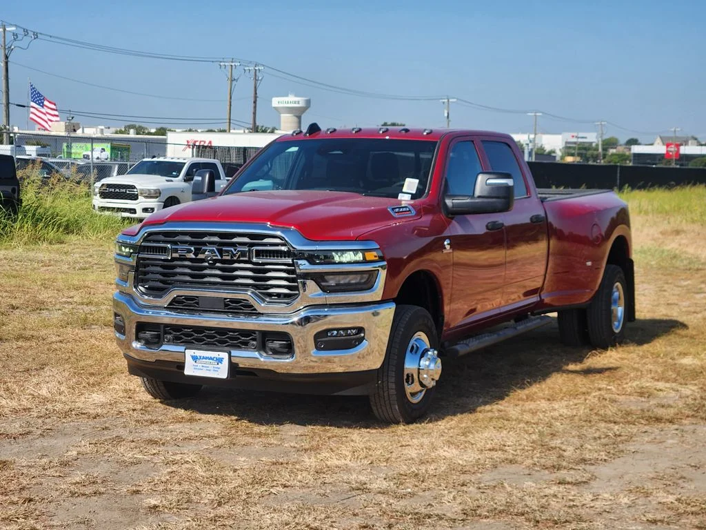 New 2026 Molten Red Pearl-Coat Exterior Paint RAM Tradesman image 2
